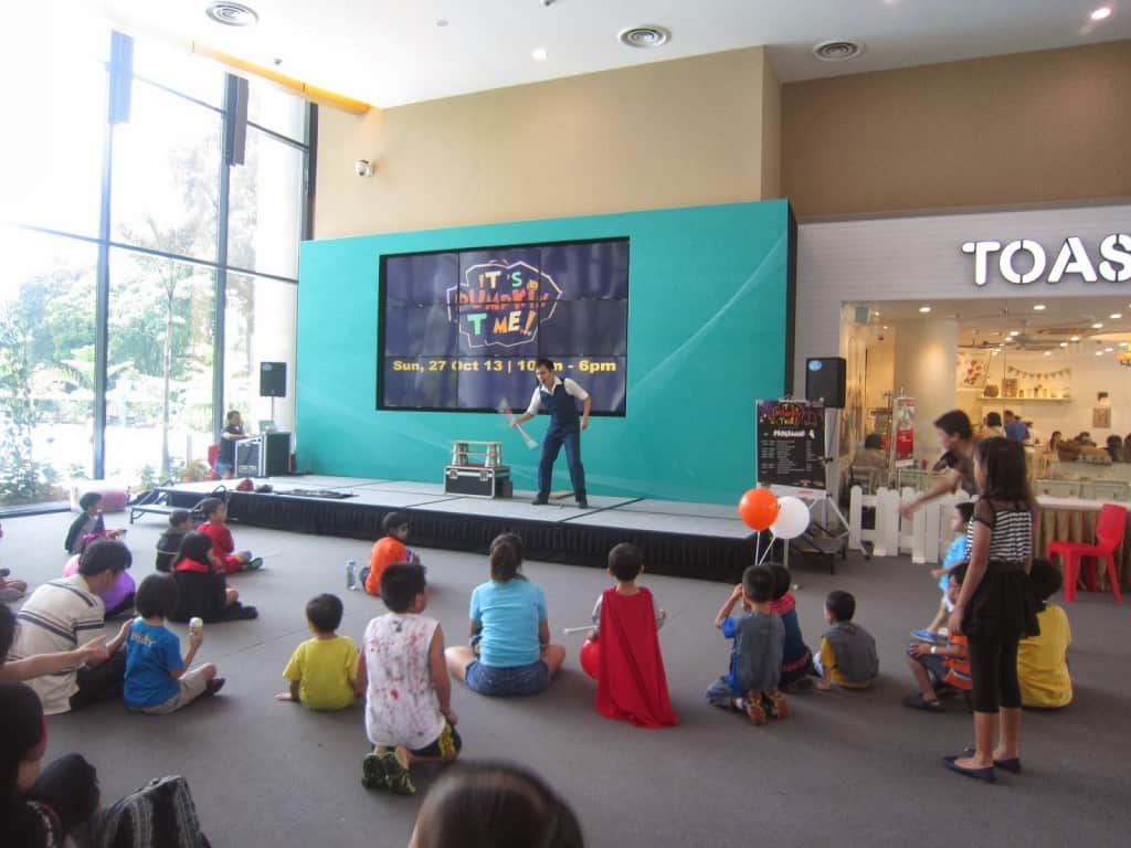 Stage Juggling Show Singapore