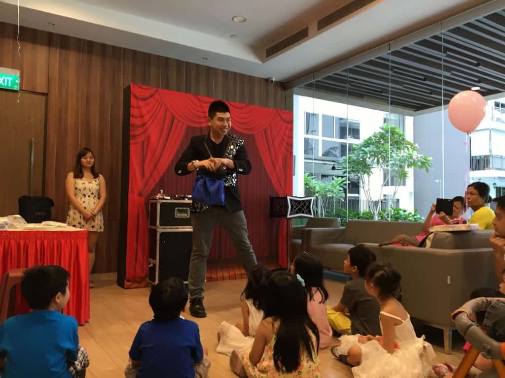 Professional Kids Magician for hire